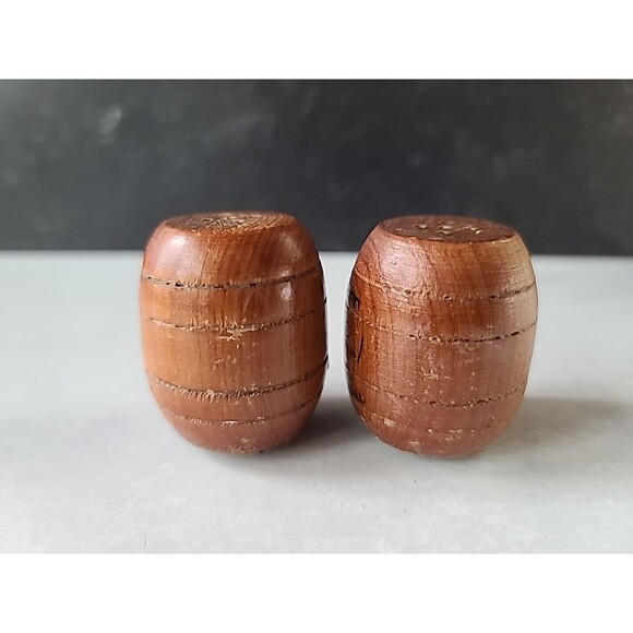 Vintage Wooden Barrel Shaped Salt And Pepper Shakers Souvenir From St. Paul... - Picture 4 of 10